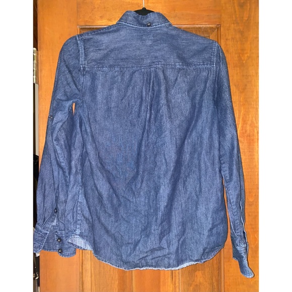 ☀️ J. Crew Chambray Button Down - Picture 3 of 4